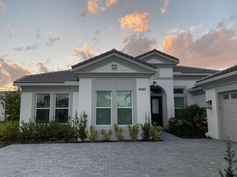 Building Photo - 4685 Estates Cir
