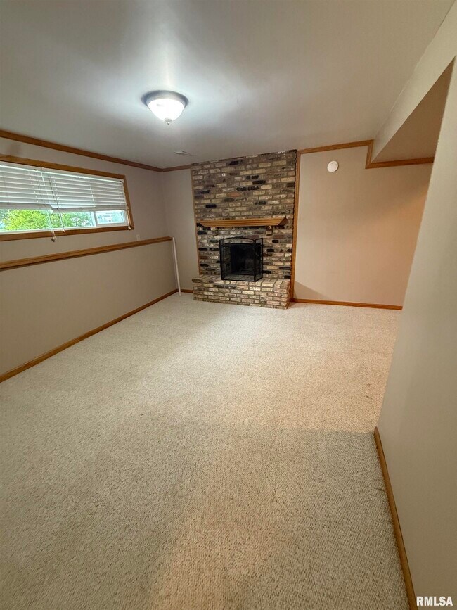 Building Photo - 4155 Utica Ridge Rd