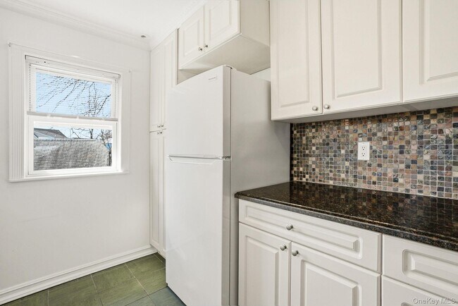 Building Photo - 109 Hillside Pl