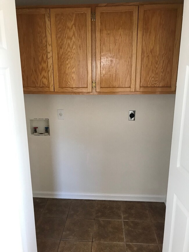 Building Photo - 674 Union St