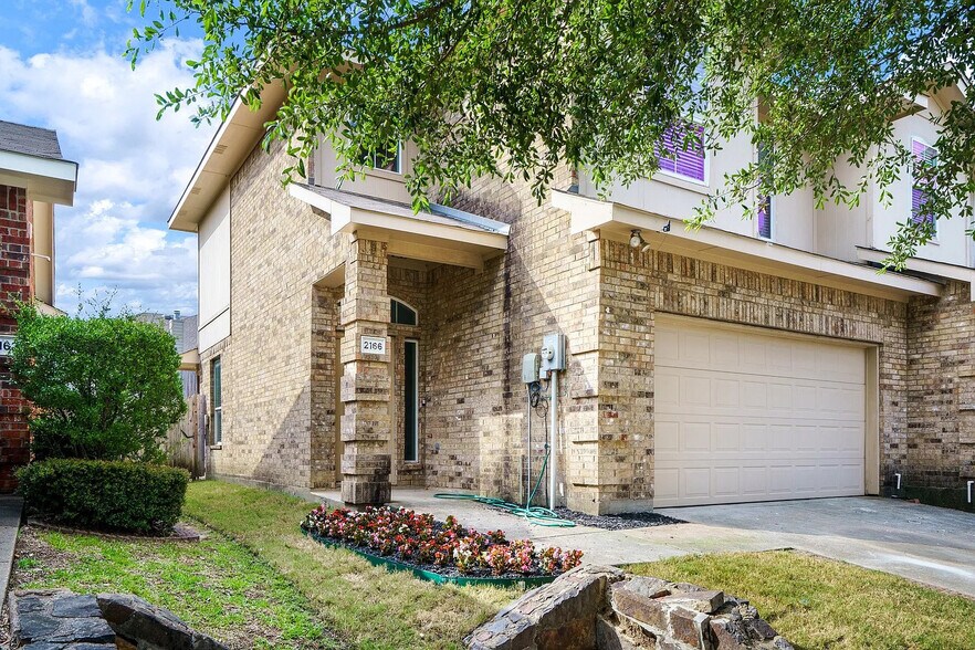 Building Photo - 2166 Stonebrook Ln