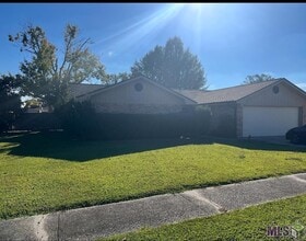 Building Photo - 211 Chantilly Dr