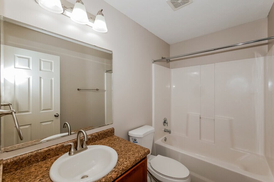 Building Photo - 2532 Copper Hill Dr