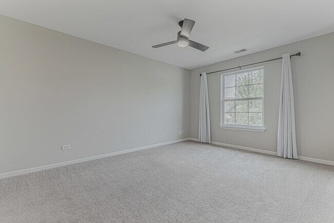 Building Photo - 1171 N Red Oak Cir