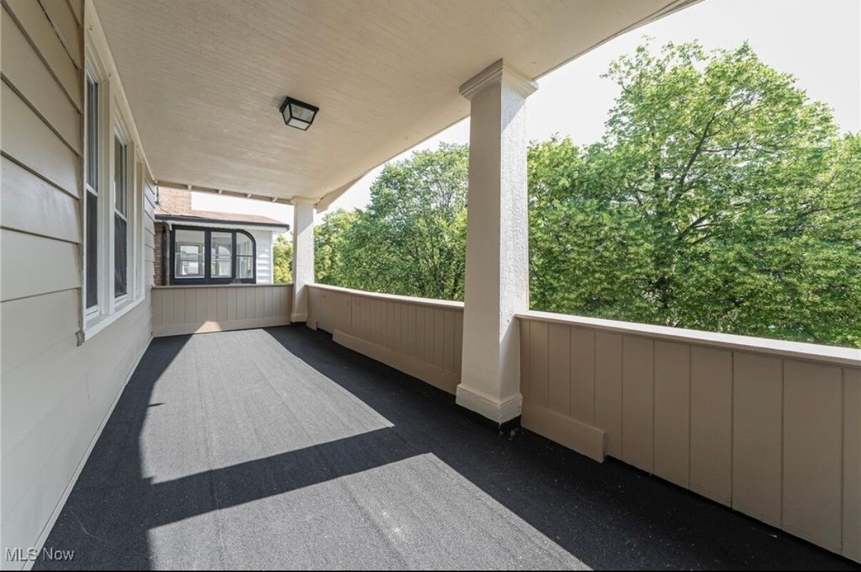 Building Photo - 2206 Lewis Dr