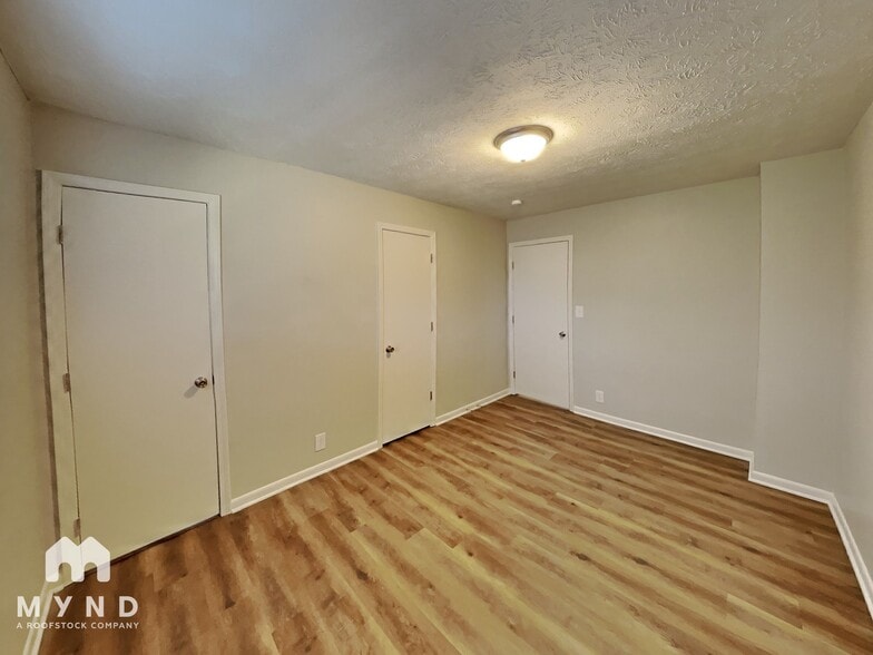 Building Photo - 1573 Lamont Ave