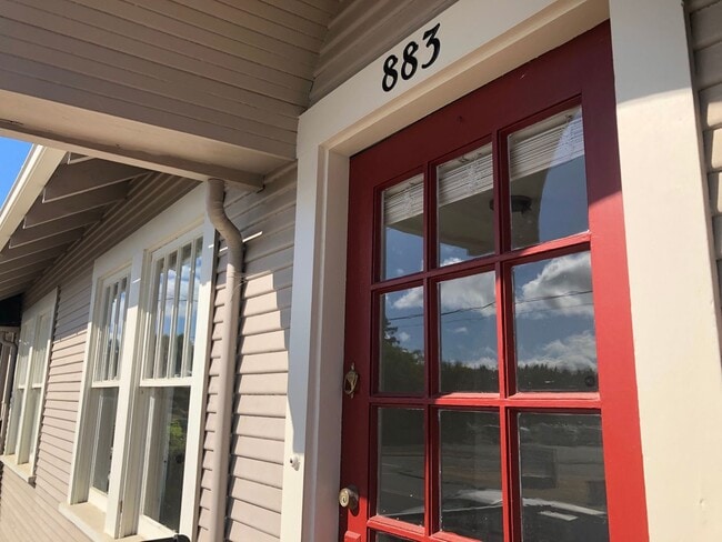 Building Photo - 2078