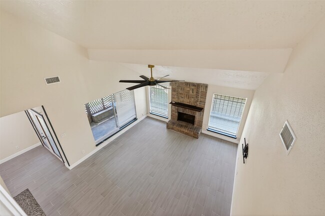 Building Photo - 7534 8 Willows Rd