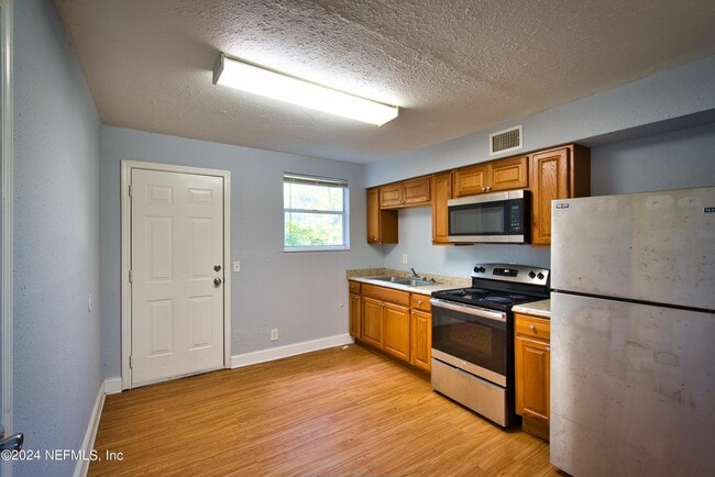 Building Photo - 2036 Inwood Terrace