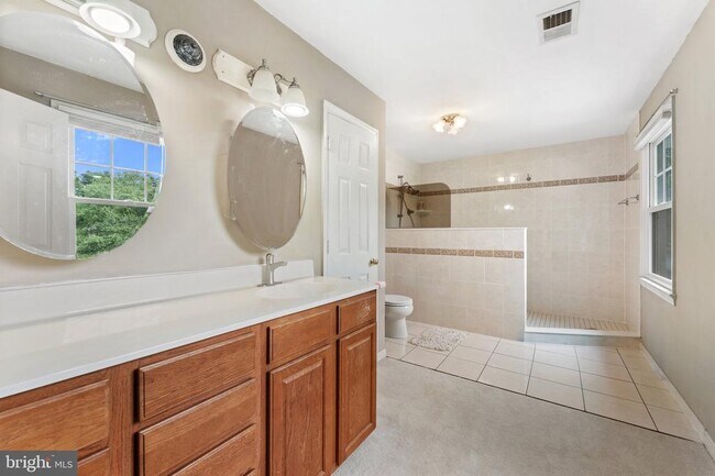 Building Photo - 8000 Sandburg Ct