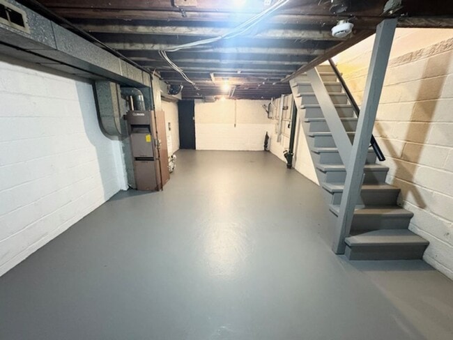 Building Photo - 2 Bedroom Semi-Detached Townhome
