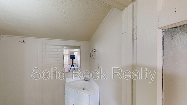 Building Photo - 3137 W Kiowa St