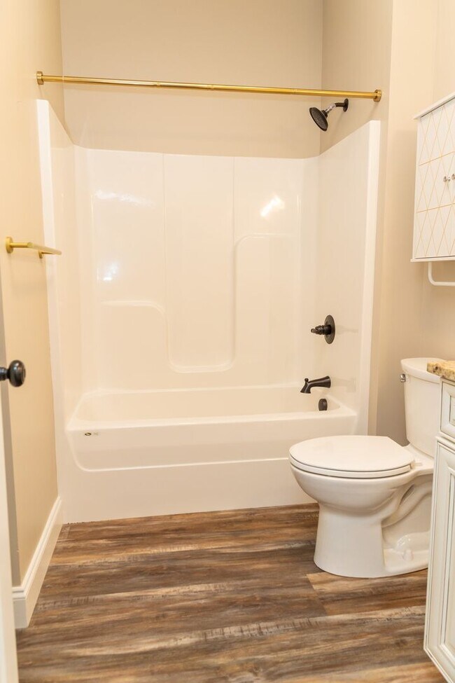 Building Photo - Condo Living 26 Hundred sq Ft!!