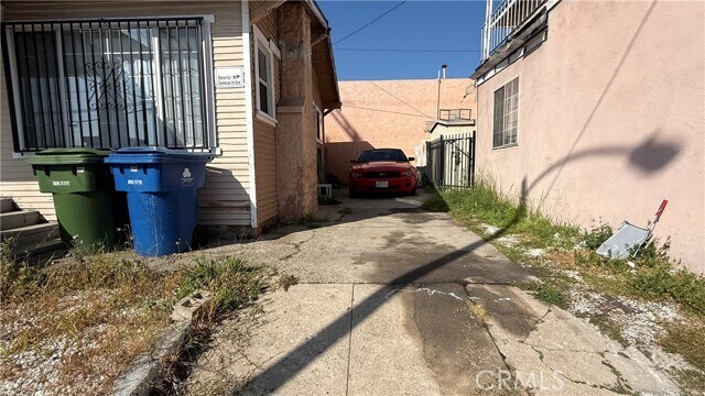 Building Photo - 1209 Spence St