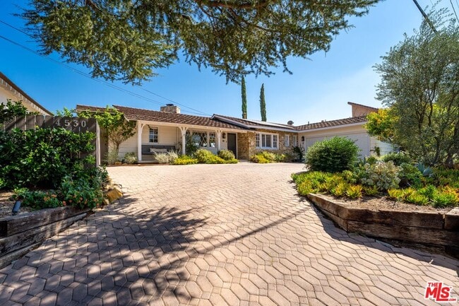 Building Photo - 4530 San Blas Ave
