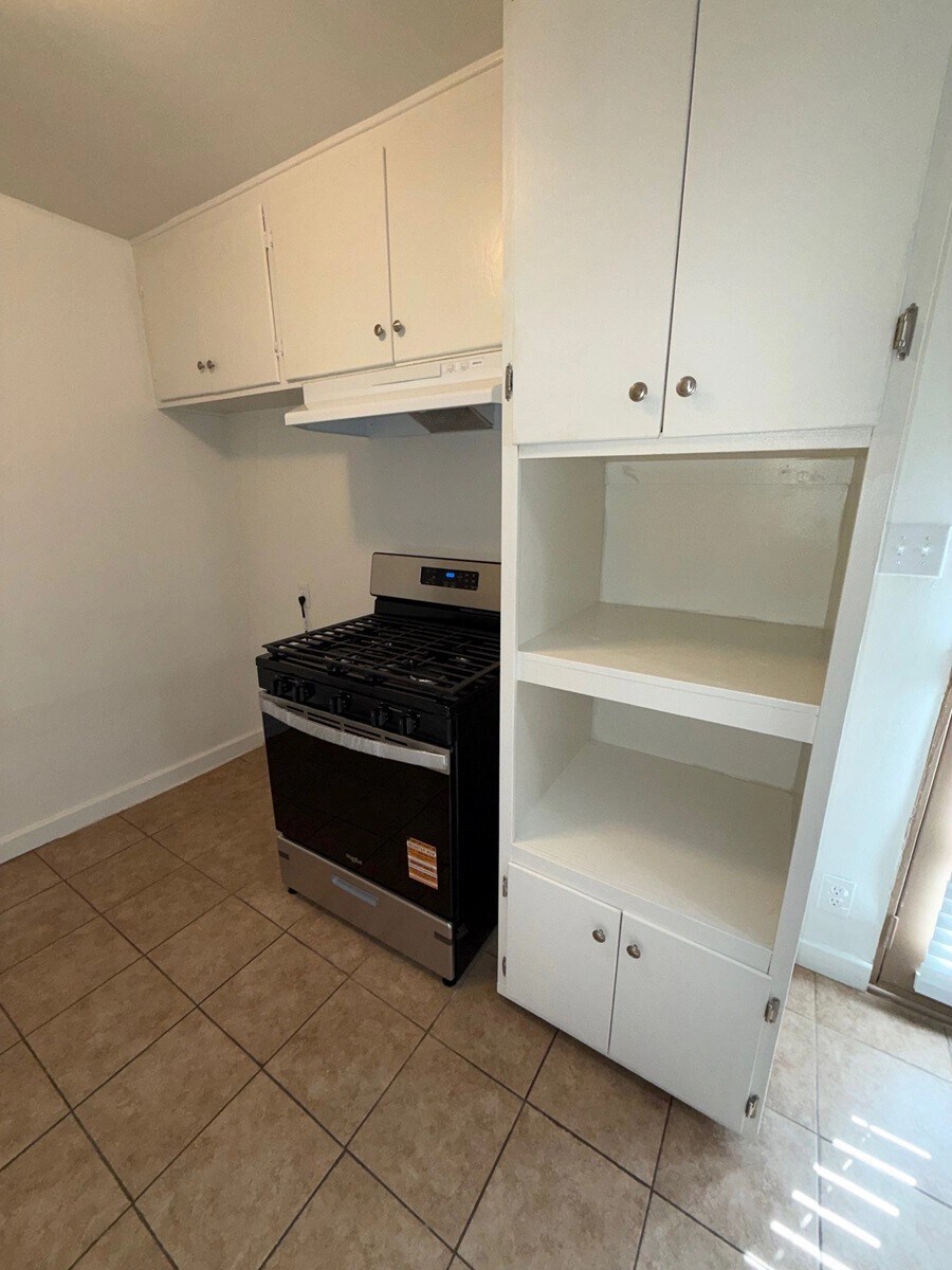 Building Photo - 21809 Lanark St