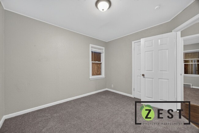 Building Photo - Charming 3 Bedroom home in Detroit Thursday August 6, 2026 @ 7:15p-7:45p
