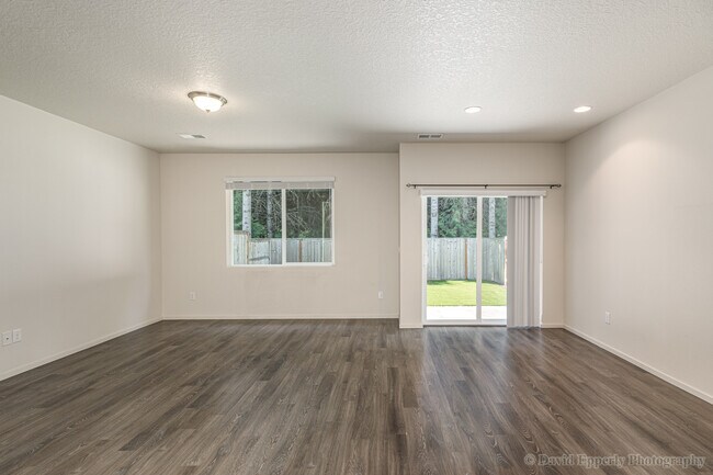 Building Photo - 33312 SW Havlik Dr