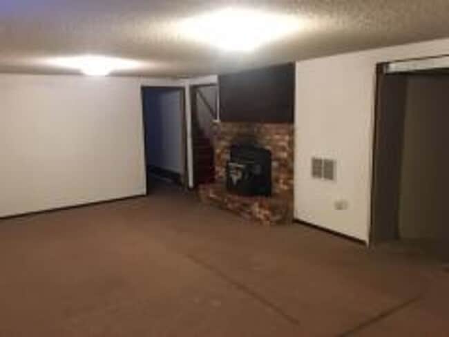 Building Photo - SINGLE FAMILY HOME HORSE PROPERTY ON PRAIRIE AVENUE (APP#106)