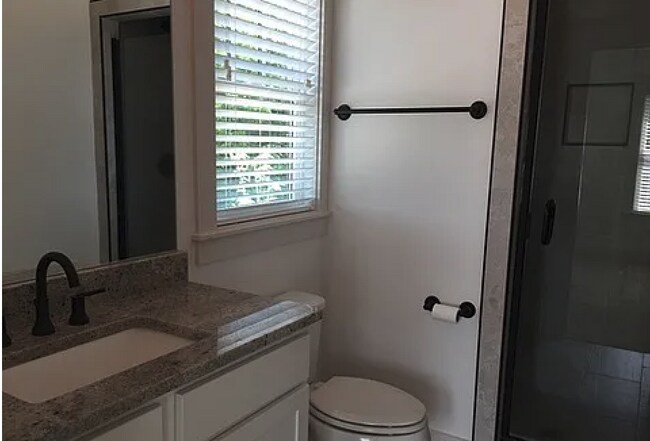 Building Photo - 2 bed/2.5 bath in the Nations!
