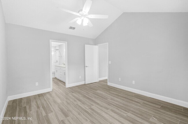 Building Photo - 3912 English Colony Dr S