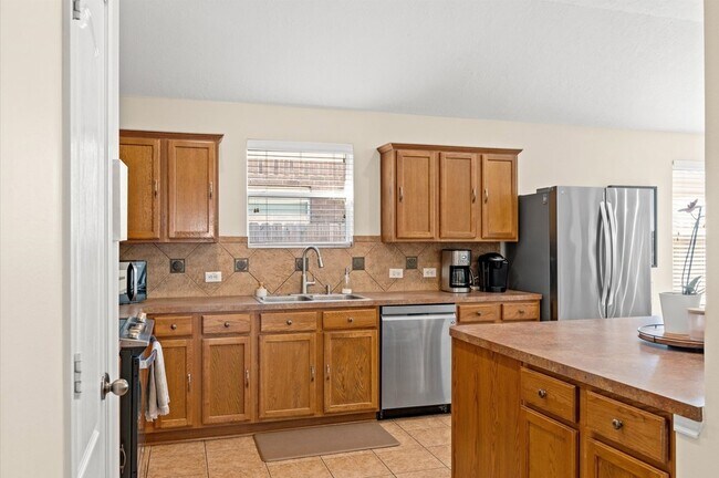 Building Photo - 16106 Colt Springs Ln