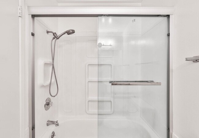 Building Photo - 835 Bing Dr