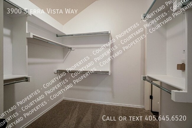 Building Photo - 3900 Sierra Vista Way