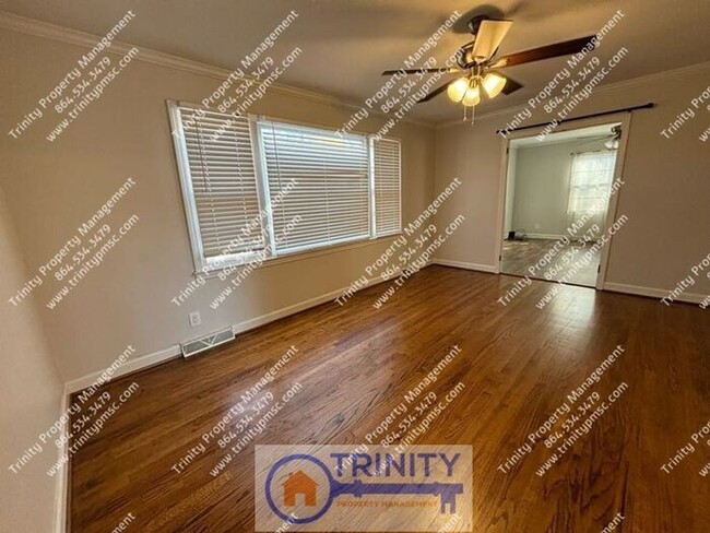 Building Photo - All utilities included with rent due to sh...