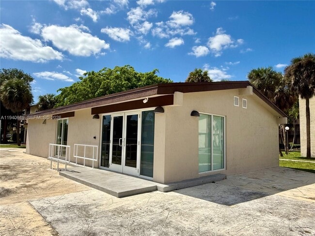 Building Photo - 20 SW 108th Ave