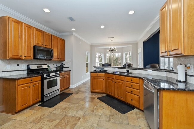 Building Photo - Beautiful Home just minutes from Mountain Island lake