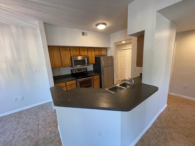 Building Photo - 6033 Westgate Dr