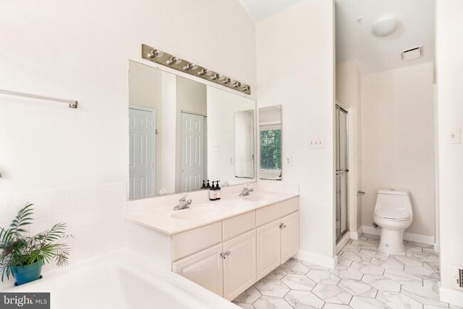 Building Photo - 9821 Tiffany Hill Ct