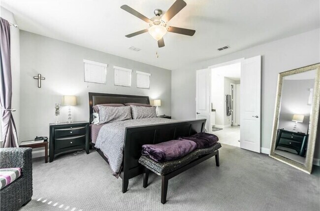 Building Photo - Beautiful, exquisite home in the heart of ...