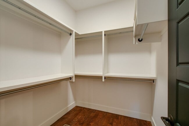 Building Photo - Amazing Location - 3 Bed, 2.5 Bath w/ Vaulted Ceilings and Covered Deck