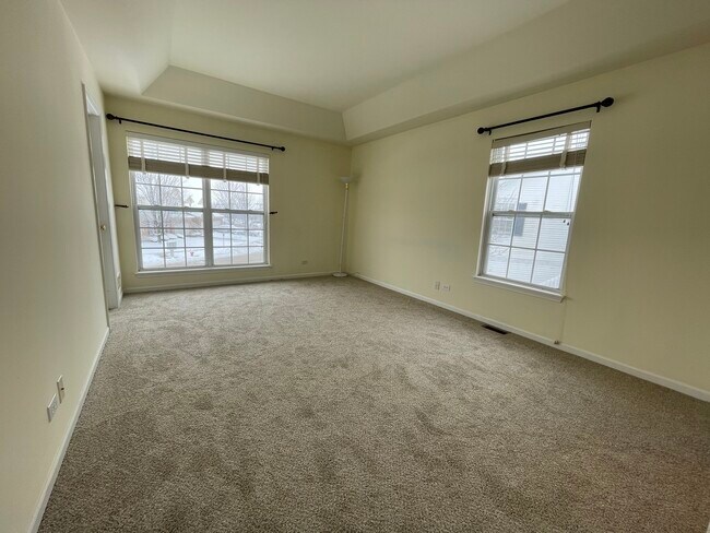 Building Photo - 857 Stuarts Dr