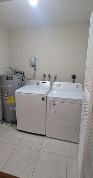 Building Photo - 10140 Torchwood Ave