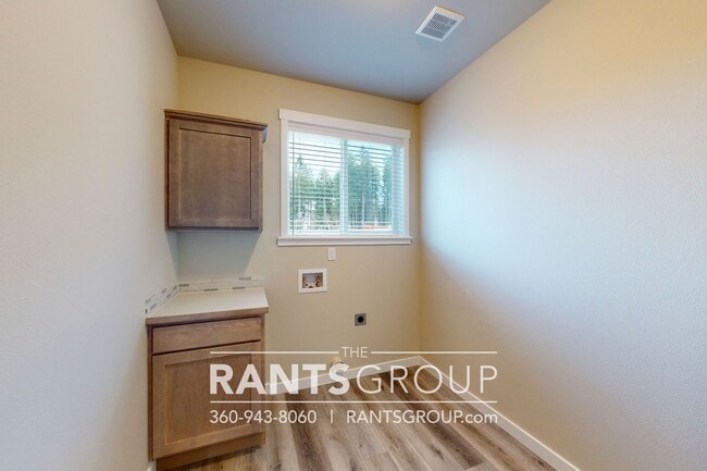 Building Photo - Steilacoom Ridge! Easy I5 Access!