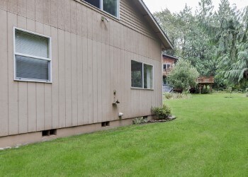 Building Photo - Charming 1 Bedroom Cottage with Attached Garage