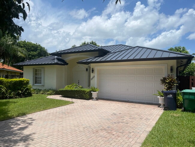 Building Photo - 10155 SW 159th Ct