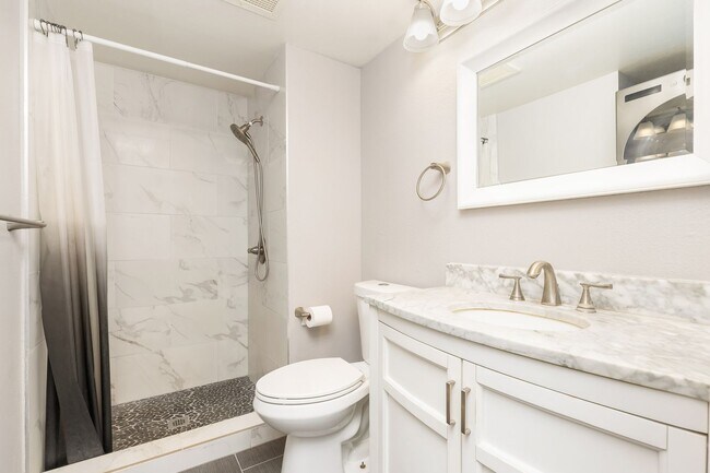 Building Photo - Ocean-View 2BR Townhome at Makakilo Cliffs | Pet-Friendly + 2 Covered Parking