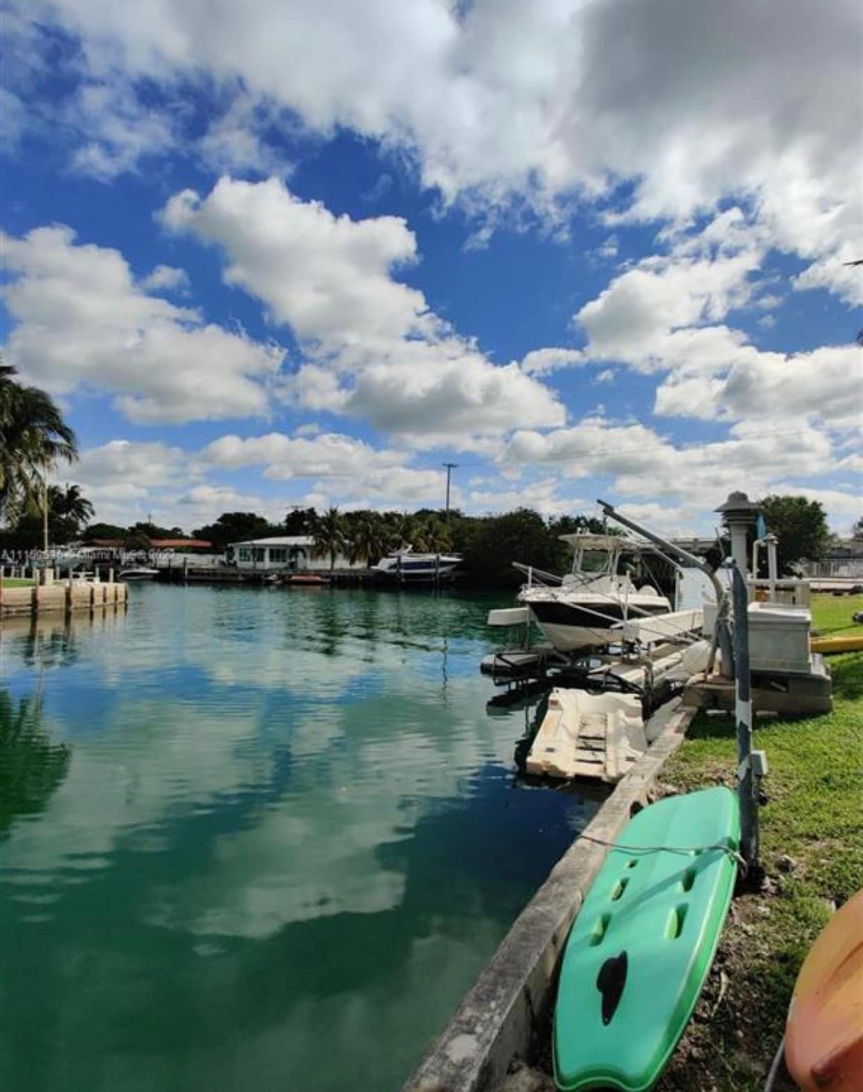 Building Photo - 2225 NE 123rd St