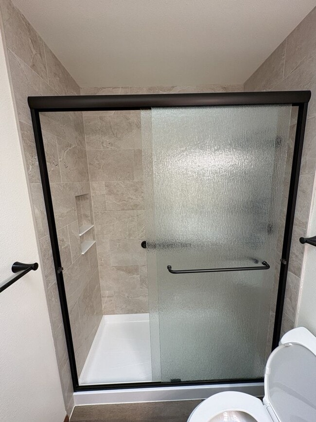 Building Photo - Updated 3BD/2BA with Garden Basement & Low Maintenance Living