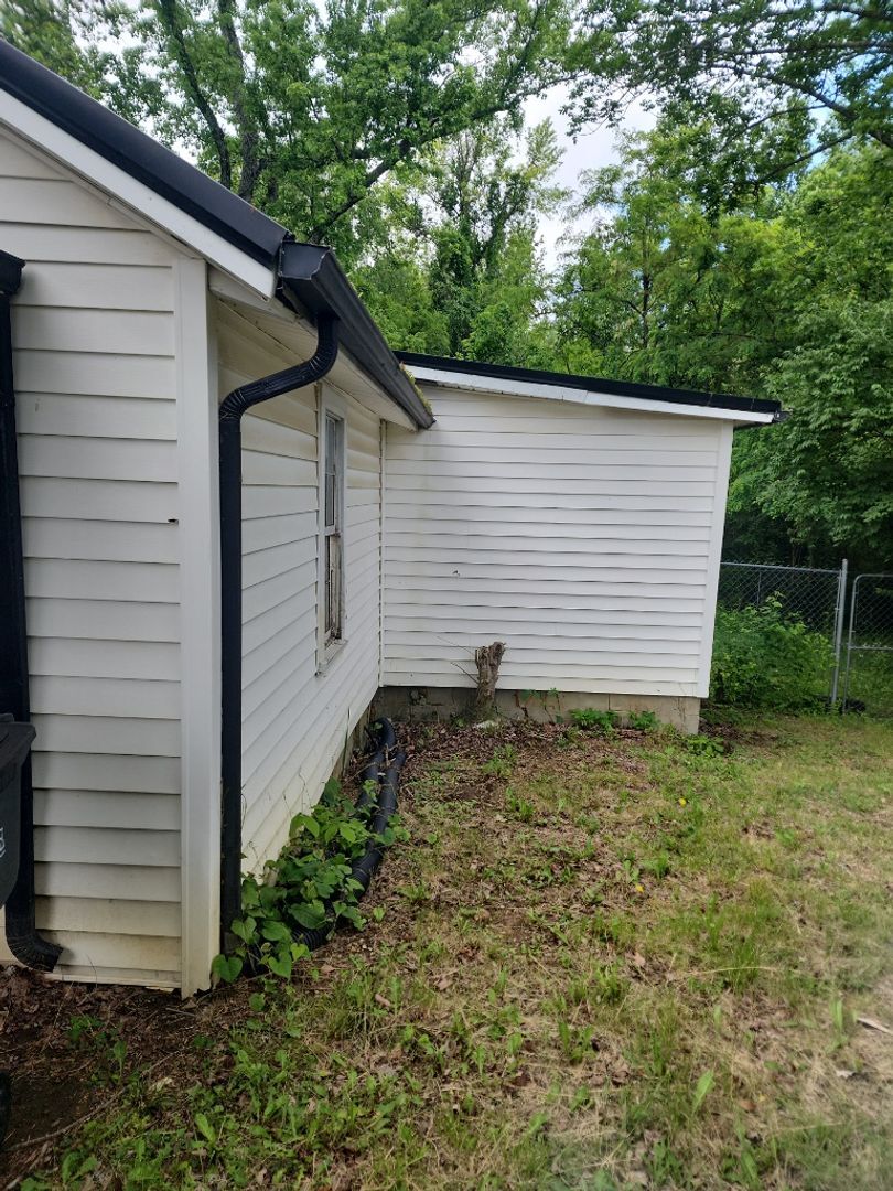 Building Photo - 944 N Franklin Ave