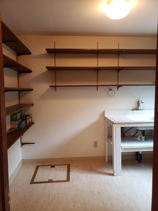 Building Photo - Unique Two Story Home in the Lincoln Area - Available Now!