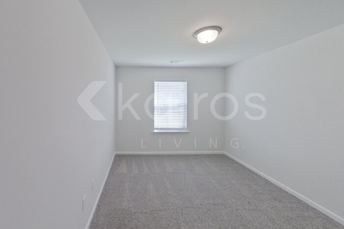 Building Photo - 142 Western Red Cedar Dr