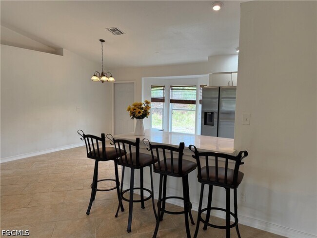 Building Photo - 1371 14th Ave NE