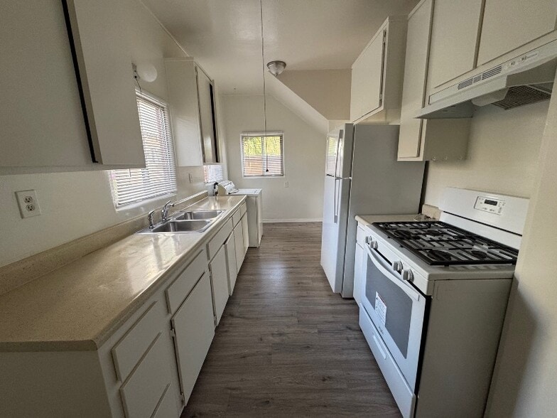 Building Photo - 225 Camino Real