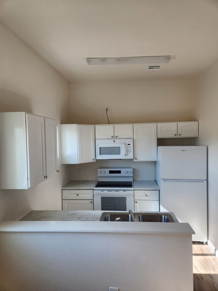 Kitchen - 233 E 31st St