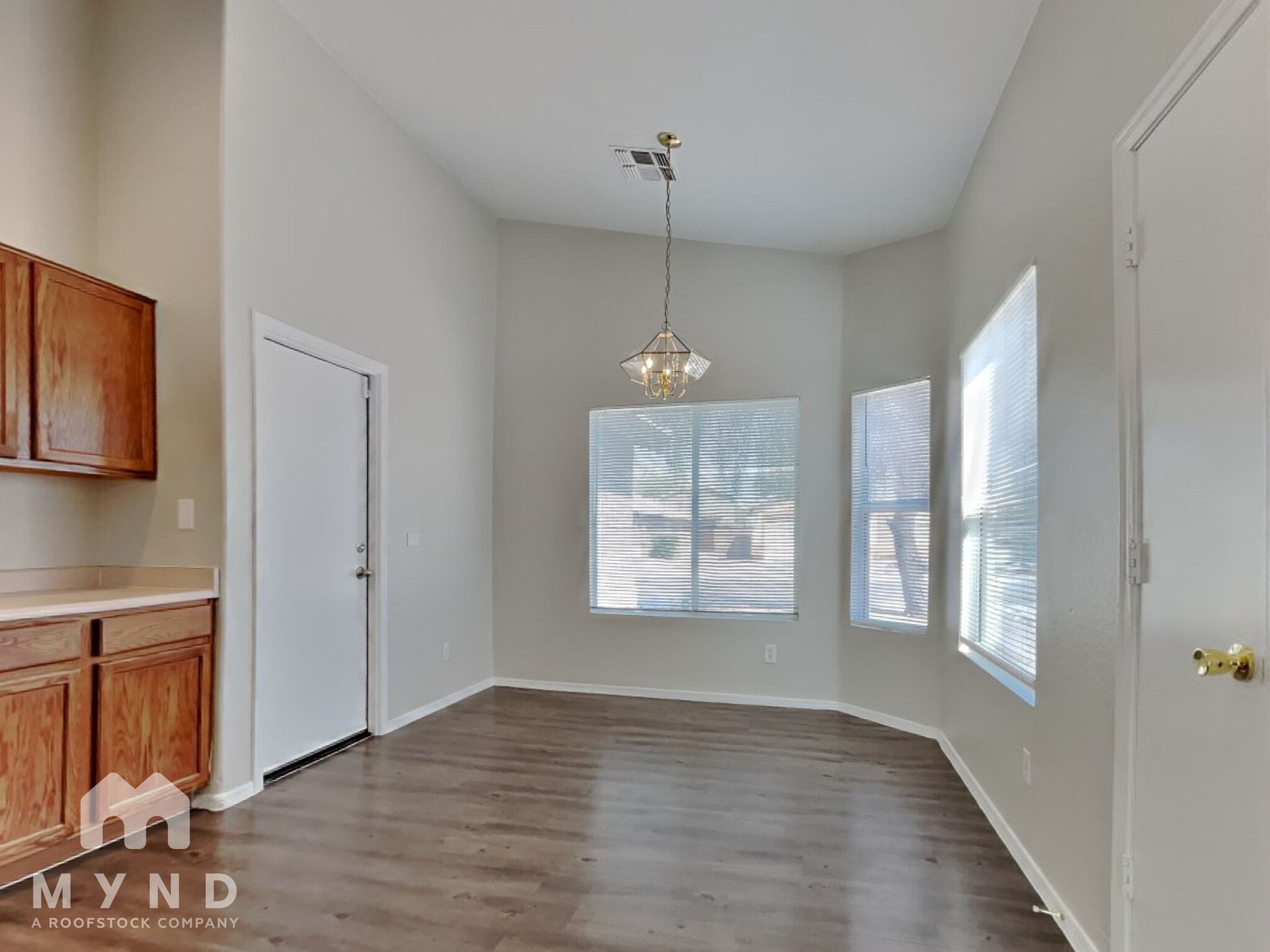 Building Photo - 8617 W Echo Ln